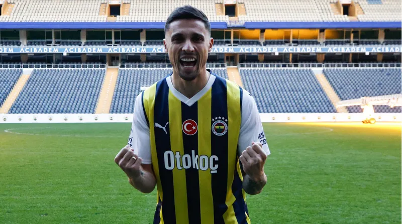 fenerbahce-icin-heyecanlandiran-gelisme-bu-hamlesi-olay-oldu-1723225522374.jpg Rade Krunic