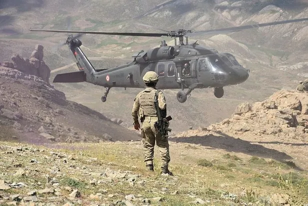 PKK'ya 'Kıran' darbesi! Mağarada teröristlere ait 5 ton yaşam malzemesi bulundu-1