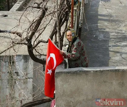 Türkiye şehitlerimize ağlıyor! Hatay’da her yer Türk bayraklarıyla donatıldı!