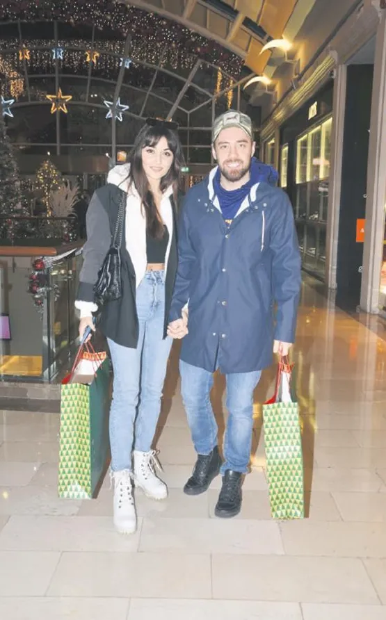 Hande Erçel ile aşkı Murat Dalkılıç evlilik sorusuna sessiz kaldılar