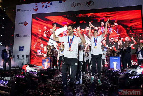 Filenin Sultanları, Avrupa şampiyonluğunu doyasıya kutladı! Vargas "Malatya bulunmaz eşin" türküsüne eşlik etti - 18