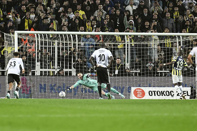 Spor yazarları Fenerbahçe - Beşiktaş derbisini değerlendirdi! İşte o yazılar - 24