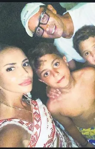 Mustafa Sandal ile eski eşi Emina Jahovic oğulları Yaman'ın doğum günü partisinde buluştu!