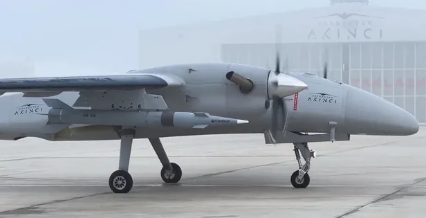 Bayraktar AKINCI, İHA-230 füzesi ile 140 kilometreden tam isabet vurdu-3