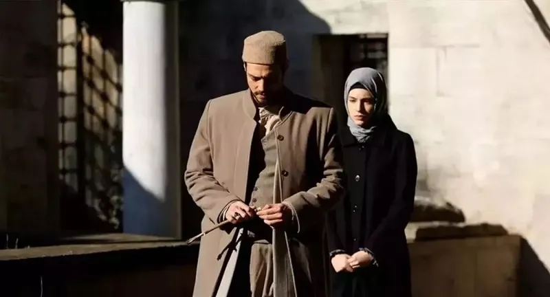 kizil-goncalar-dizisinde-1715192560595.jpeg Meryem'in rolü değişti, başrole yeni 2 isim... Kızıl Goncalar'da fitili ateşleyecek veda-7