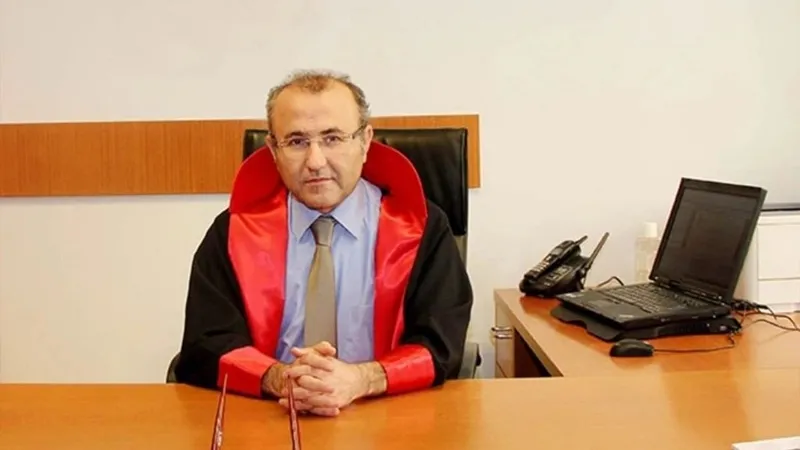 dhkp-cli-teroristler-tarafindan-sehit-edilen-savcisi-mehmet-selim-kirazin-babasi-hakki-kiraz-a-haber-ekranlari-1707254744167.jpeg DHKP-C'li teröristler tarafından şehit edilen Savcı Mehmet Selim Kiraz'ın babası Hakkı Kiraz, A Haber ekranlarında konuştu-9