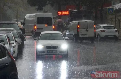 Meteoroloji İstanbul’u uyarmıştı! Beykoz’da yollar göle döndü, sürücüler zor anlar yaşadı