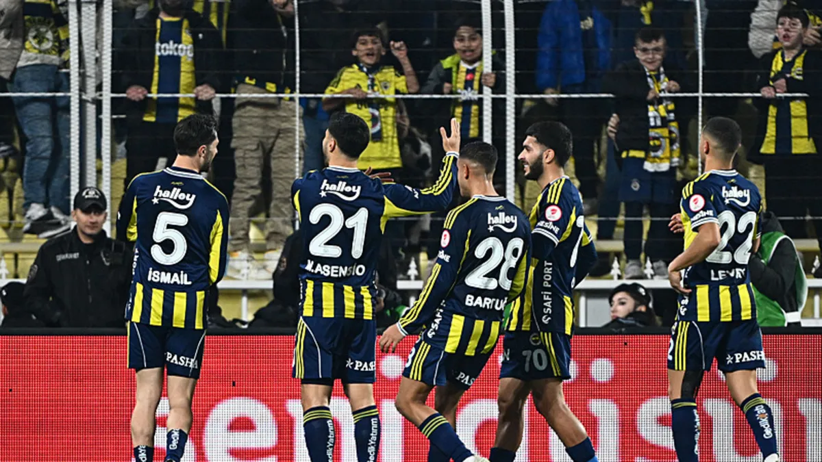 Fenerbahçe Beşiktaş derbisinde VAR'dan penaltı kazandı!