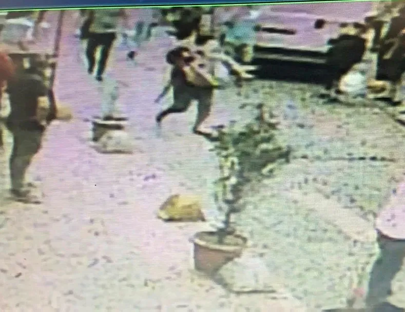 Hamile kadını başından vurdu! İntihar süsü vermek için...