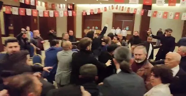 Zafer Partililer yumruk yumruğa birbirlerine girdiler | Küfürler, tekmeler havada uçtu! Özdağ'dan ırkçı sözler