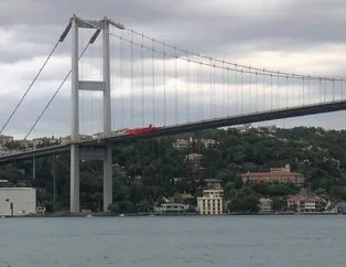 Dev Türk bayrakları asıldı