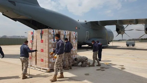 150-bin-doz-koronavirus-asisi-libyaya-ulasti-1618428212295.jpeg Milli Savunma Bakanlığı açıkladı: 150 bin doz koronavirüs aşısı Libya'ya ulaştı-1