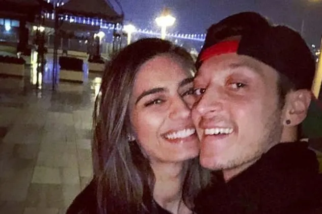 Amine Gülşe’nin fotoğrafı olay oldu!