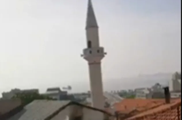İzmir’de camilere çirkin saldırıya soruşturma!
