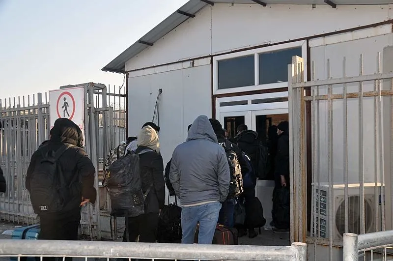 Suriye'de muhaliflerce Halep'in kontrol altına alınmasının ardından Türkiye'de yaşayan Suriyeliler ülkelerine gitmeye başladı. (DHA)