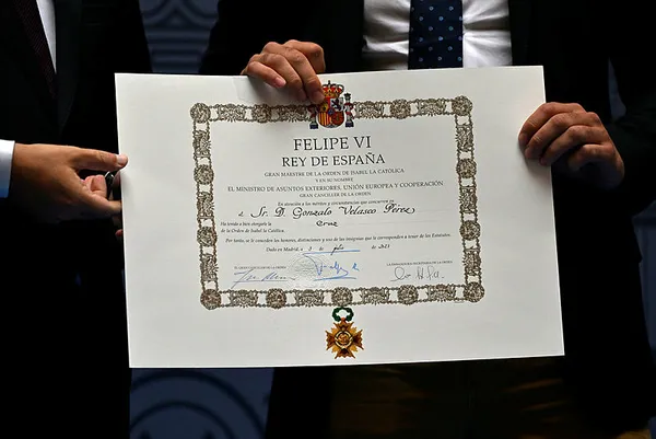 Son dakika: Türkiye'den asrın felaketinde yardıma koşan İspanyol ekibe sivil liyakat nişanı-2