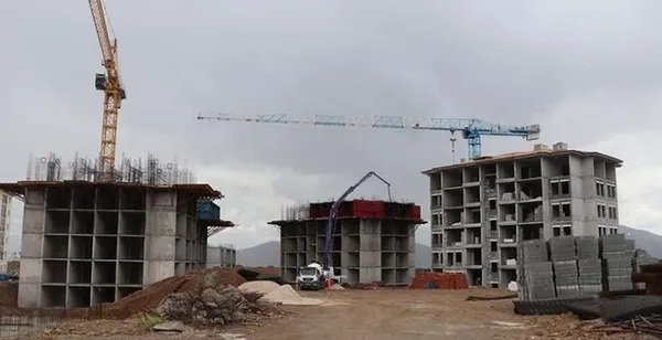 6 Şubat depreminden etkilenen Hatay'da bayram tatilinin ardından iş makinası sesleri yankılanmaya başladı-8