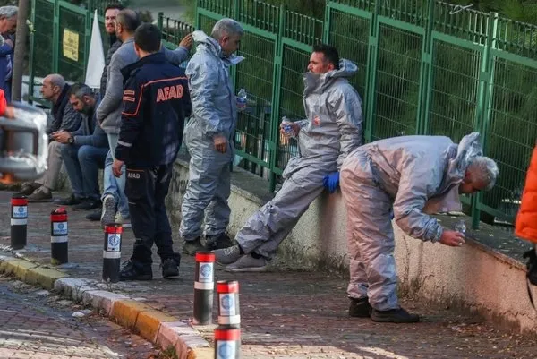 İstanbul'da bir evde 3 kişinin cansız bedeni bulundu!-3