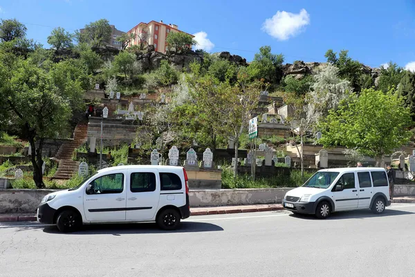 15-yasindaki-genc-tartistigi-kiz-arkadasi-ve-kendisini-bicakla-yaraladi-1653034867195.jpg 15 yaşındaki genç tartıştığı kız arkadaşı ve kendisini bıçakla yaraladı-2