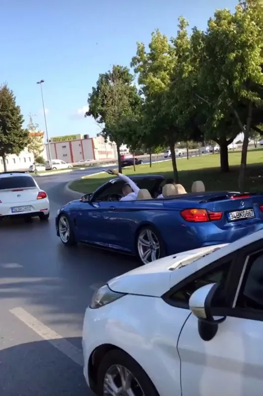 İstanbul'un göbeğinde terör estirdiler: Silahlı düğün konvoyu-2