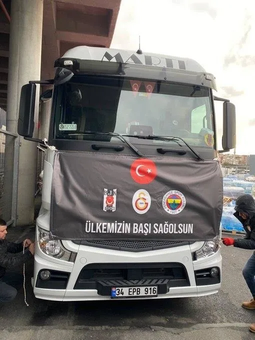 asrin-felaketi-sonrasi-galatasaray-fenerbahce-besiktas-ve-trabzonspor-tek-yurek-depremzedeler-icin-ozel-mac-1676043867696.jpeg