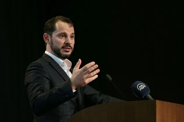 Hazine ve Maliye Bakanı Berat Albayrak'tan Vakıfbank Kadın Voleybol Takımı'na tebrik mesajı