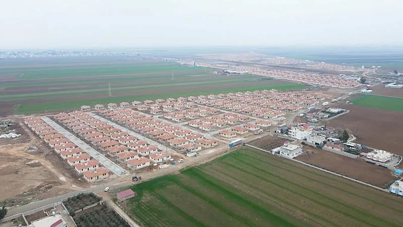 Türkiye'nin ilk kırsal uydu kenti deprem bölgesinde inşa edildi (AA)