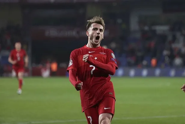 galatasaray-ve-milli-takimi-sirtlayan-kerem-performansinin-odulunu-aliyor-1637184586717.jpeg Galatasaray ve Milli Takım’ı sırtlayan kerem performansının ödülünü alıyor-6