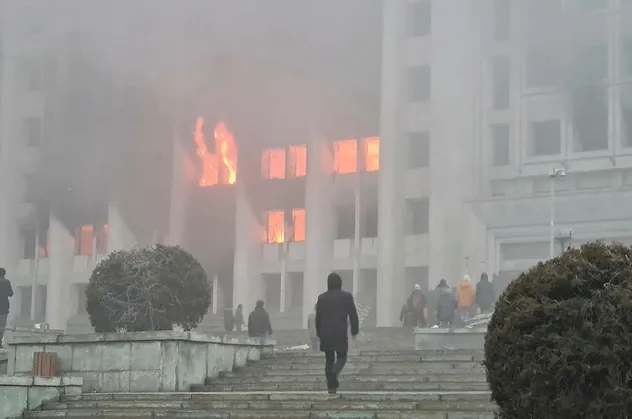 Kazakistan'da  "Avrasya Baharı"nın fitili mi ateşlendi? Çarpıcı açıklama: İşin arkası çok karışık
