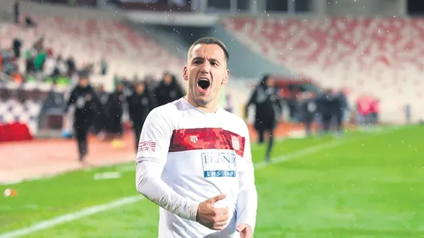 Beşiktaş Süper Lig'in iki yıldızını transfer listesine ekledi