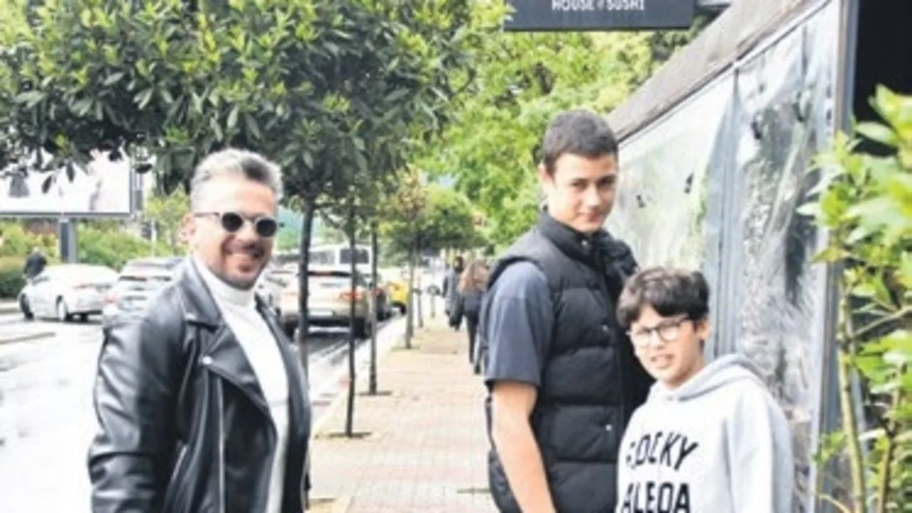 Emre Altuğ oğulları ile birlikte Etiler’de objetiflere yansıdı!