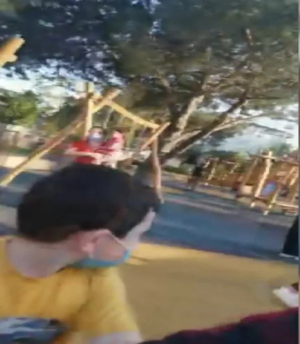 umraniyede-cocuk-parkinda-silahli-bicakli-kavga-cocugun-sesi-her-seyi-ozetliyor-baba-gitmeyelim-1621924248012.jpg Ümraniye'de çocuk parkında silahlı bıçaklı kavga! Çocuğun sesi her şeyi özetliyor: Baba gitmeyelim-11