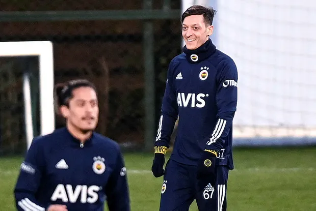 Fenerbahçe son dakika olarak duyurdu! İşte Mesut Özil'in imza töreninin detayları ve maaşı-4