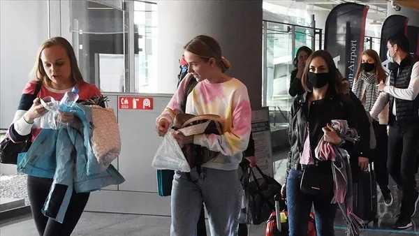 antalyaya-bir-haftada-174-bin-808-turist-geldi-1625838824496.jpg Antalya'ya bir haftada 174 bin 808 turist geldi-3