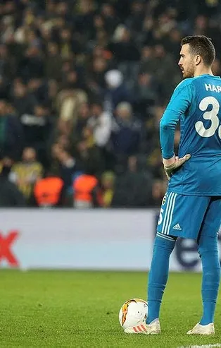 Fenerbahçe - Zenit maçında Harun Tekin'den müthiş kurtarış!