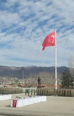 48'nci Piyade Alayı'na yıldırım düştü