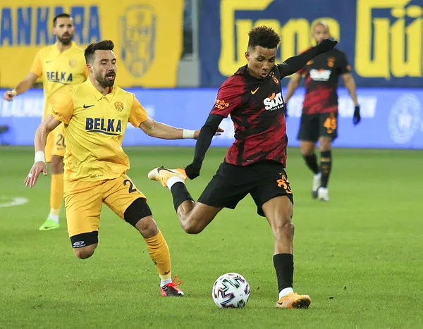 galatasarayda-emre-kilinc-ankaragucunun-kalecisiyle-basbasa-kalmasina-ragmen-net-pozisyonu-gole-ceviremedi-1614794429373.jpg Galatasaray'da Emre Kılınç, Ankaragücü'nün kalecisiyle başbaşa kalmasına rağmen net pozisyonu gole çeviremedi-1