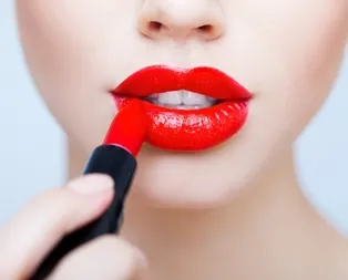Rüyada kırmızı ruj görmek ne anlama gelir?