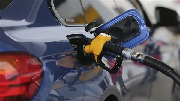 brent-petrolde-dususun-ardindan-benzin-ve-motorinde-indirim-geldi-1662037095303.jpg Akaryakıt fiyatlarında düşüş sürüyor: Benzin ve petrolde bu gece, LPG'de pazartesi indirim-3