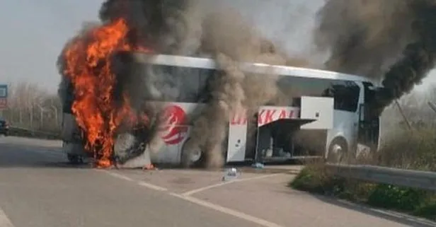Korku dolu anlar! Yolcu dolu otobüs alev alev yandı