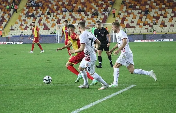 yeni-malatyaspor-sahasinda-gaziantep-fkyi-2-0-maglup-etti-1630174716693.jpeg Yeni Malatyaspor sahasında Gaziantep FK'yı 2-0 mağlup etti-2