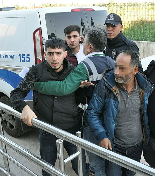 Süleyman Soylu'nun 'lanet' dediği dizi Sıfır Bir'in oyuncuları ciğer şişiyle saldırdılar!-2