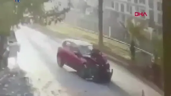 Polise çarptığı kazanın görüntüsünü sosyal medyada paylaşan adam gözaltına alındı