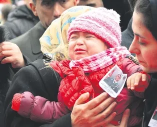 Şehidin kızı Yağmur herkesi ağlattı