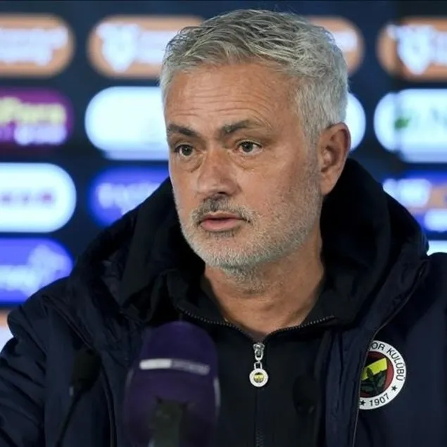 Mourinho’nun 4 maçlık cezası düştü!