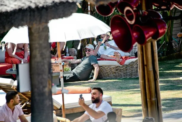 1657048397520.jpeg Johnny Depp'den 15 milyon dolar ödemek istemeyen Amber Heard'e: "Oyun sona erdi, tazminatı ödeyecek"-13