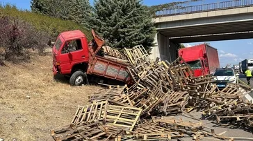 Bursa'da arızalanan kamyonetin altına giren şahıs, başka aracın çarpması sonucu hayatını kaybetti