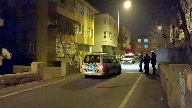 kayseride-bir-sahis-kavga-sirasinda-kendisini-silahla-vurdu-1608929728596.jpeg Kayseri'de bir şahıs kavga sırasında kendisini silahla vurdu-3