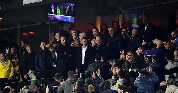 Galatasaray’ın Kadıköy galibiyeti Fenerbahçe’yi karıştırdı! Sarı-Lacivertli taraftarlardan istifa çağrısı