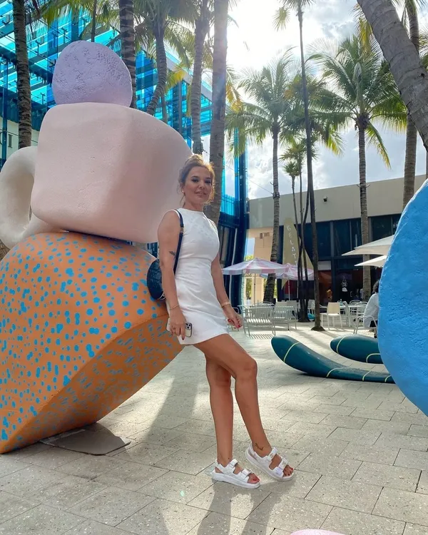 demet-akalin-onemli-olan-don-degil-sarkiymis-demisti-aleyna-tilki-ile-soz-duellosuna-giren-demetten-baris-mesa-1652982831050.jpg Demet Akalın “Önemli olan don değil şarkıymış” demişti! Aleyna Tilki ile söz düellosuna giren Demet’ten barış mesajı: Sarı şekerim...-8